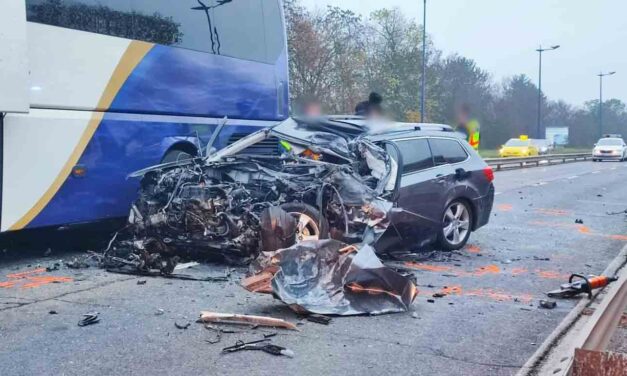 Lőszereket találtak abban a kocsiban, amely vasárnap reggel frontálisan ütközött egy busszal a Ferihegyi úton