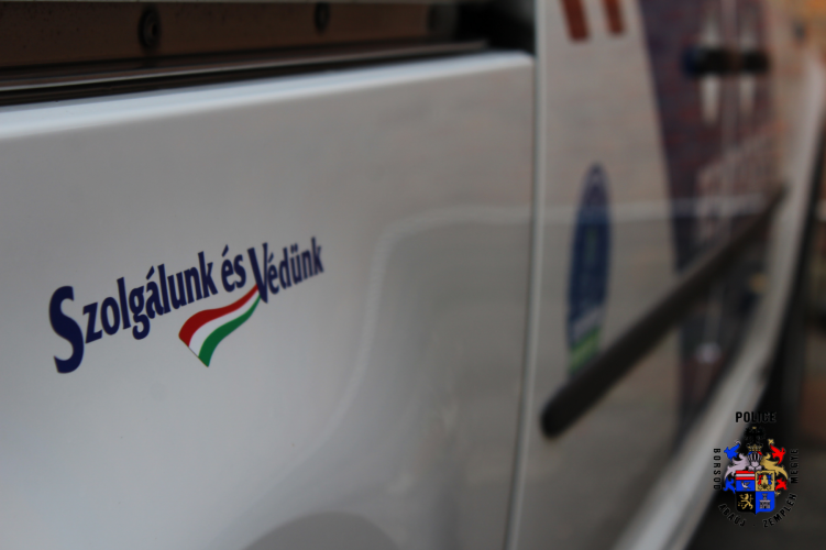 Végzetes lépésre szánta el magát ez a szigetszentmiklósi férfi: a kilencedikről akarta a mélybe vetni magát, a rendőrök még éppen időben érkeztek