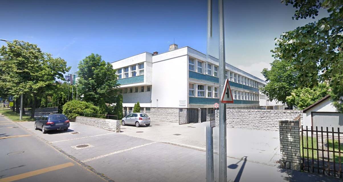 Matek órán ugrott ki egy 17 éves diák a balatonfüredi gimnázium második emeleti ablakából