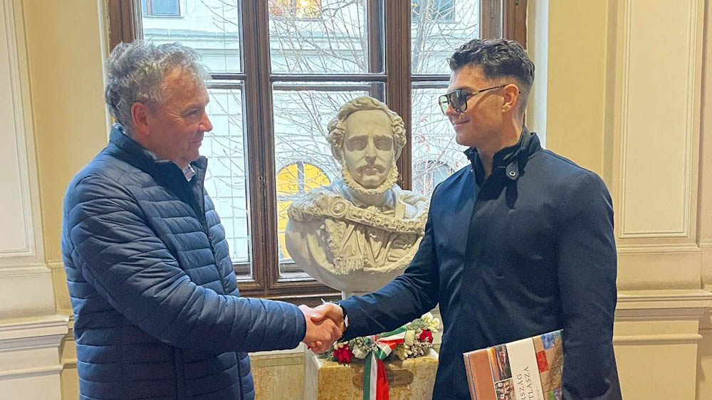 Nem elírás: Pumped Gabo a Magyar Tudományos Akadémián járt