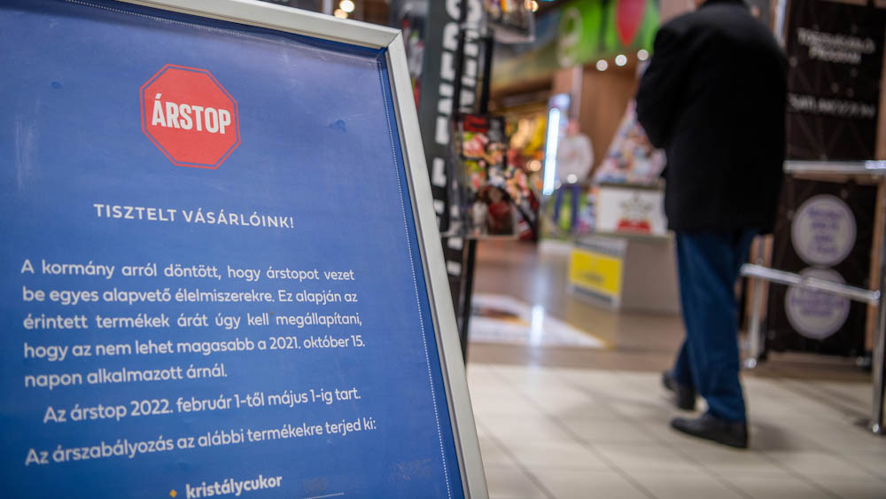Indulhat a bespájzolás, 40 százalékos áremelkedés jöhet augusztustól egyes árstopos termékeknél