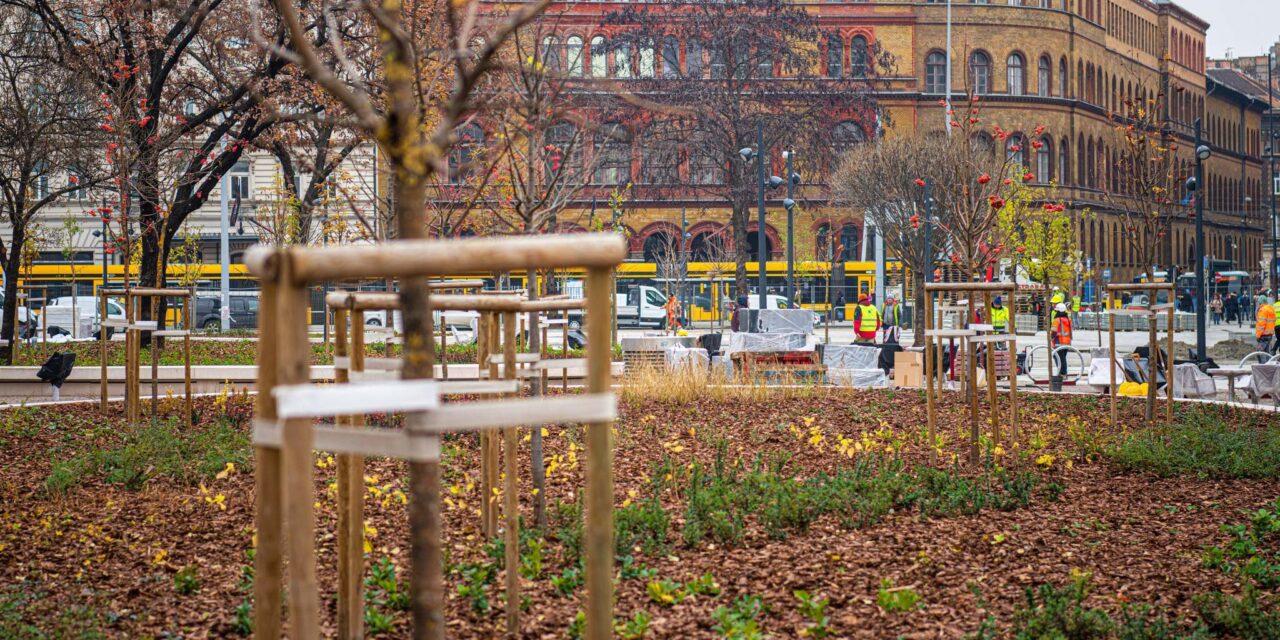 Szombaton átadják a megújult Blaha Lujza teret – FRISS FOTÓKKAL A HELYSZÍNRŐL