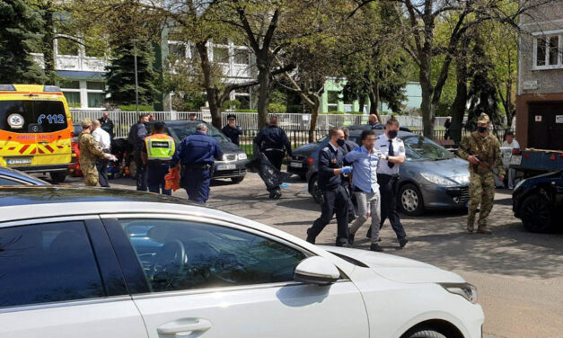 Kisgyerekük szeme előtt végezte ki az anyát a kegyetlen férj Zuglóban, az ügyészség csak koporsóban engedné ki a börtönből