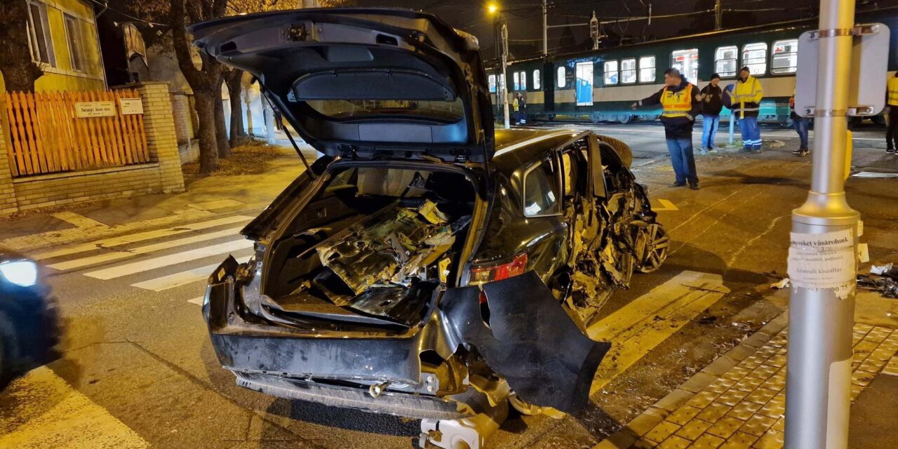 Sorozatosak a balesetek a sashalmi halálkereszteződésben – egy furgon és egy terepjáró után egy Suzukit sodort el a HÉV