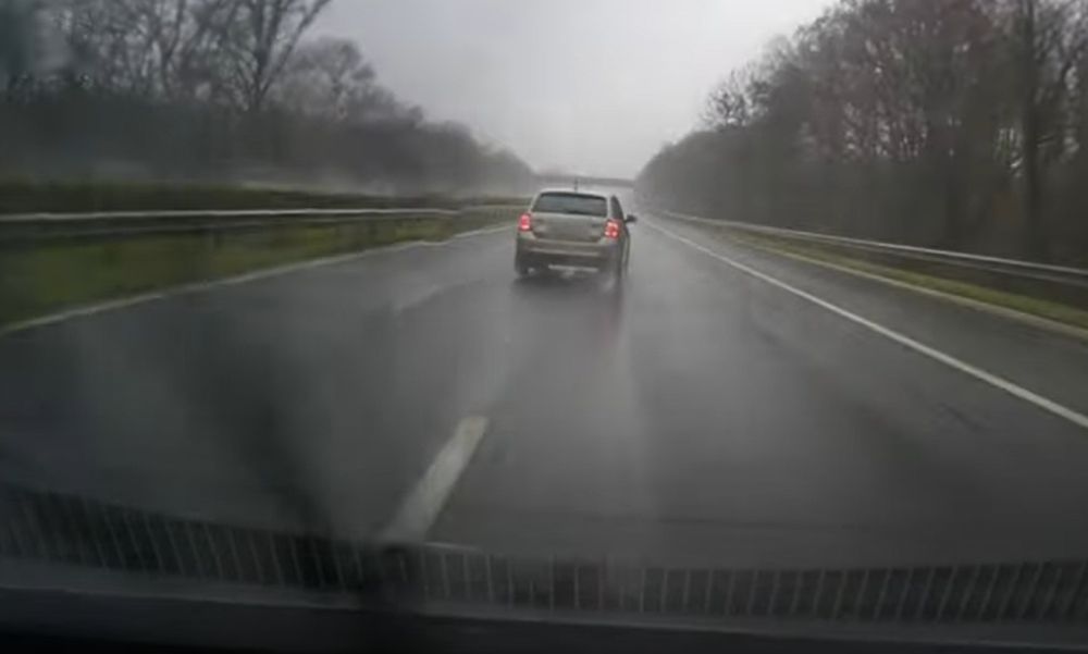 160-ról büntetőfékezett az ideges furgonos az M3-ason – az esetet rögzítő sofőrt is megbünteti a rendőrség