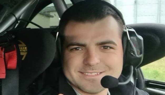 Pályabejárás közben, a Dunakanyar Rallyn állt meg a szíve a debreceni ralisnak, összefognak a gyermeket váró apa megsegítéséért