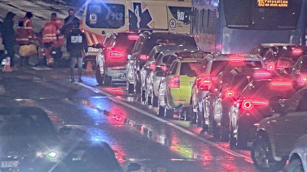 Elütöttek egy idős férfit a Bajza utcánál, életveszélyesen megsérült