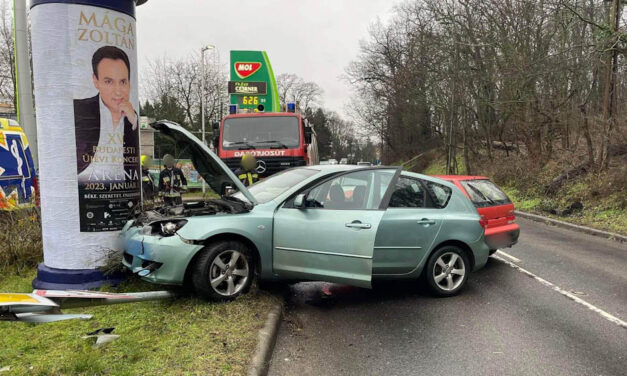 Mága Zoltánnal ütközött egy Mazda a 2. kerületben, figyelmetlenség vezetett a karambolhoz