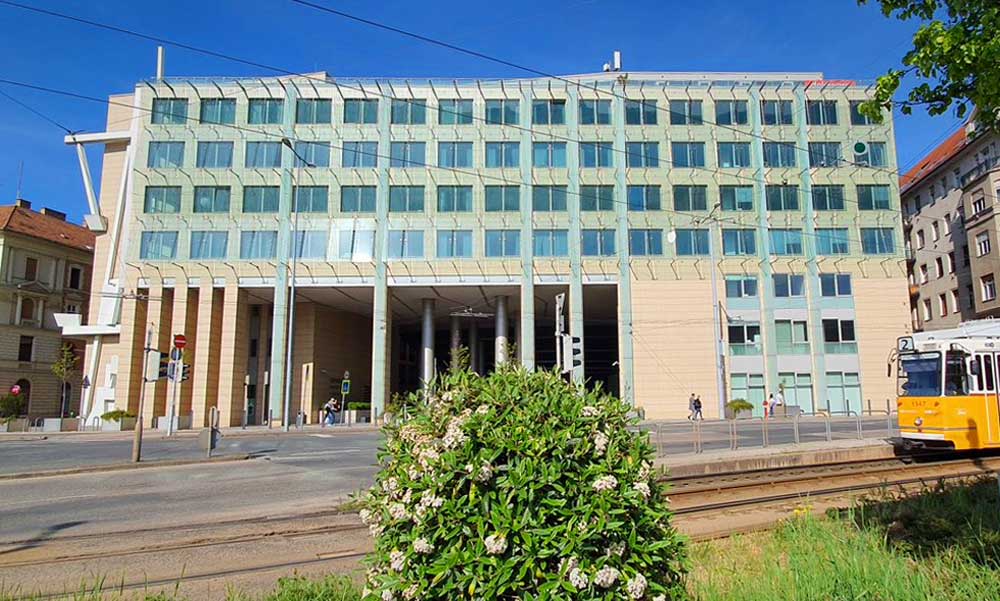 Kivételezhettek a Budapesti Corvinus Egyetem egyik hallgatójával: a kifejezetten neki készített kérdéssor alapján tett sikeres vizsgát a befolyásos szülők gyermeke