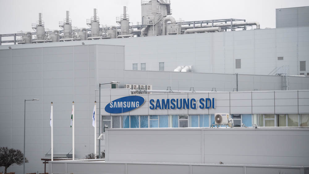 Feljelentették a gödi Samsung-gyárat, miután fokozottan védett növényeket szántottak be a bővítéskor