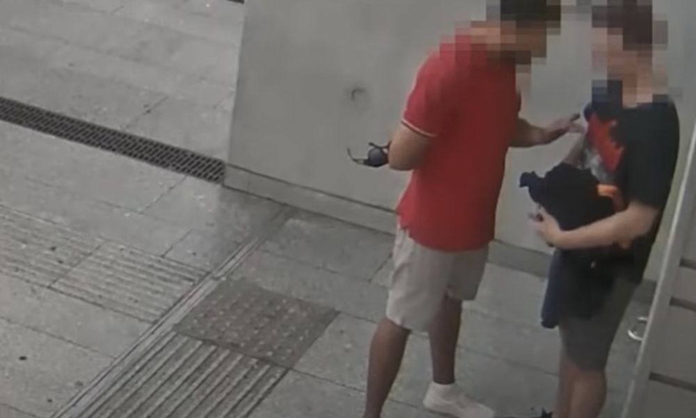 Börtönbe kerülhet az a rabló, aki puszival álcázta a fenyegetőzését – VIDEÓ