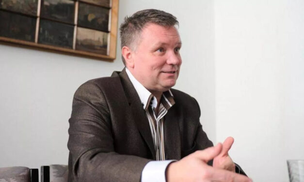 „Mi lesz velük szerető férj és édesapa nélkül?” – tragikus hirtelenséggel elhunyt a DK orszàggyűlési képviselője