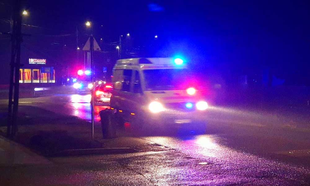 Villanypóznának ütközött és kirepült autójából egy 25 éves férfi Pilis külterületén