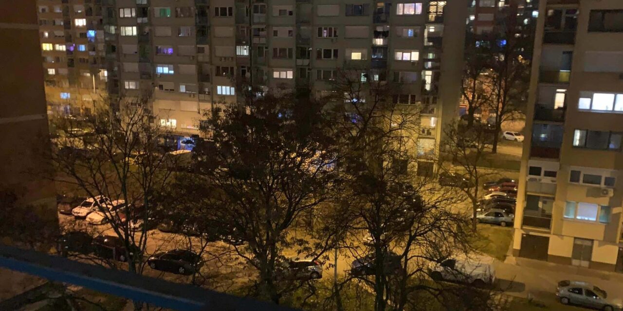 Tizenévesek tartják rettegésben a kőbányaiakat – autókat rongálnak és kukákat vernek szét. Közösségi összefogással keresik őket