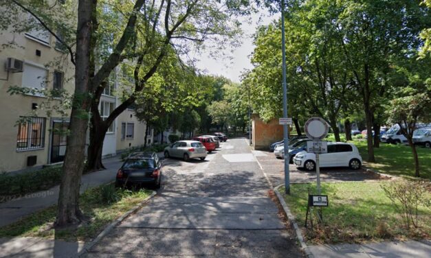 Tanácstalanok a kőbányai nyugdíjasok: leszakadt a panelház szigetelése, jelenleg az utcát fűtik