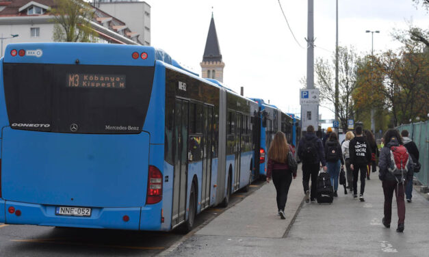 Pályahiba miatt újból pótlóbuszok járnak a hármas metró vonalának egy részén