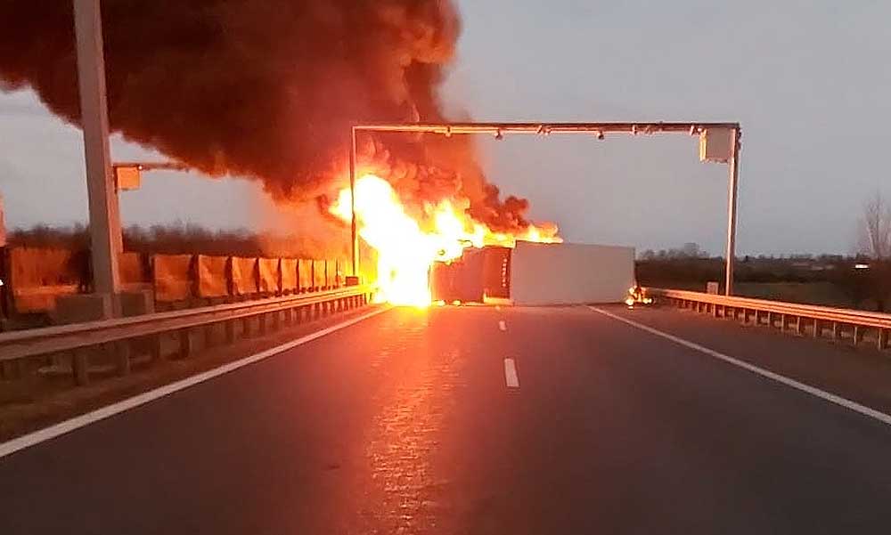 „Zokogtam, ahogy a párom és az édesanyám is, amikor végre hazaértem” – megszólalt a férfi, aki az M3-ason lángoló kamionból mentette ki a sofőrt