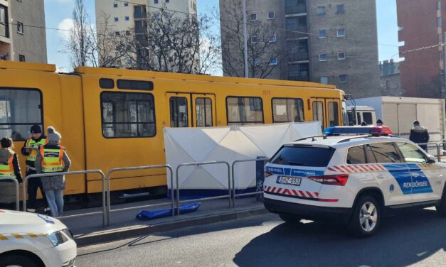 A síneken ült az 59 éves férfi, akit halálra gázolt a villamos Ferencvárosban