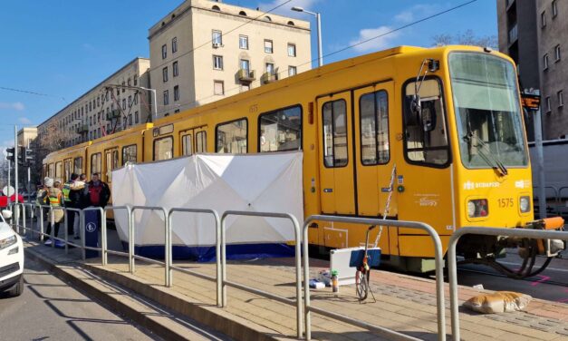 Tragédia Kőbányán – halálra gázolt a villamos egy nőt