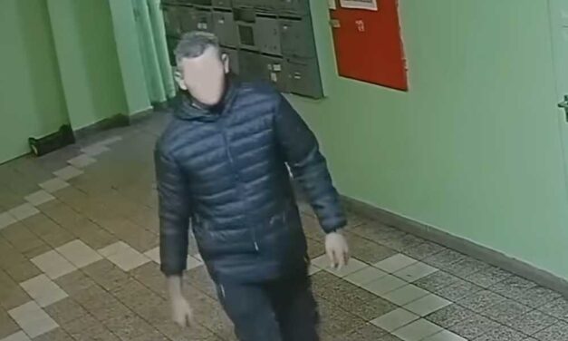Kirugdosták a liftből az erőszakoskodó férfit a tinilányok, videón a döbbenetes jelenet, ezt a sportruhás srácot keresi a rendőrség