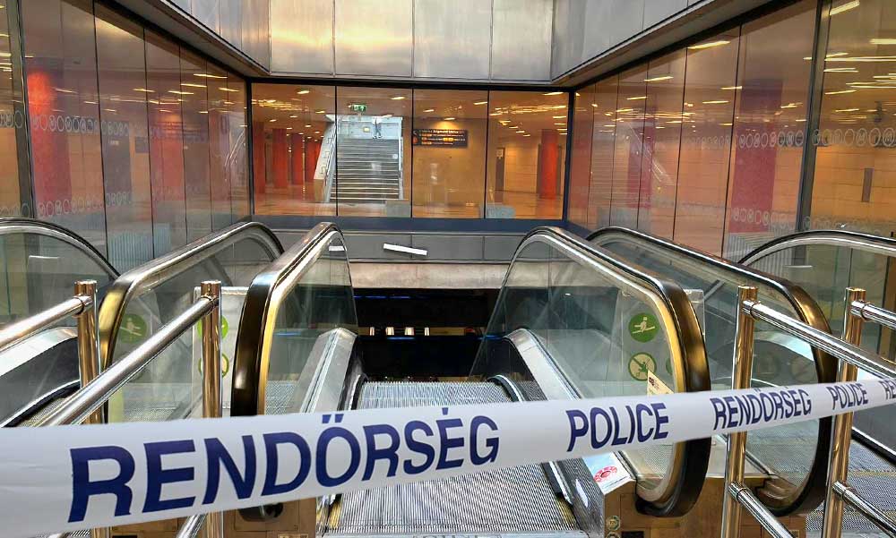 Tragédia a metróállomáson: Berántotta a mozgólépcső a férfi ruháit, nem tudták megmenteni az életét a Rákóczi térnél