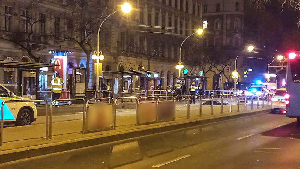 Emlékhellyé vált a villamosmegálló, ahol egy részeg sofőr halálra gázolta a 23 éves Bogit