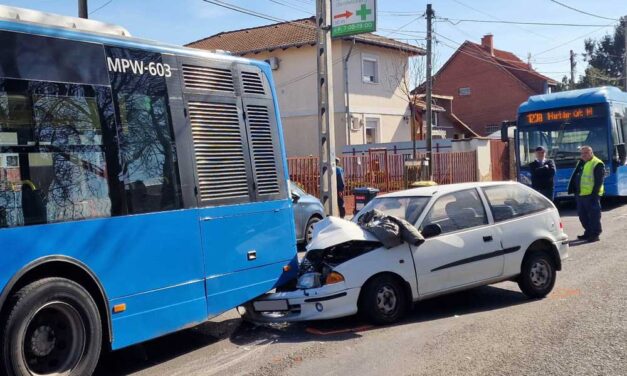 Rosszul lett a sofőr, fékezés nélkül rohant a Suzuki a BKK-buszba