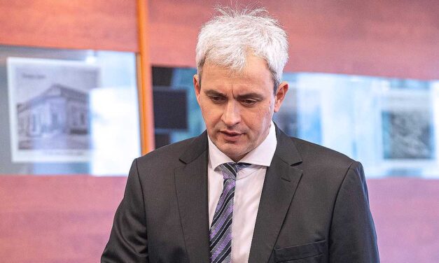 Csődközelbe került Érd: a polgármester a kormány segítségét kéri, már több megszorító intézkedést is bevezettek