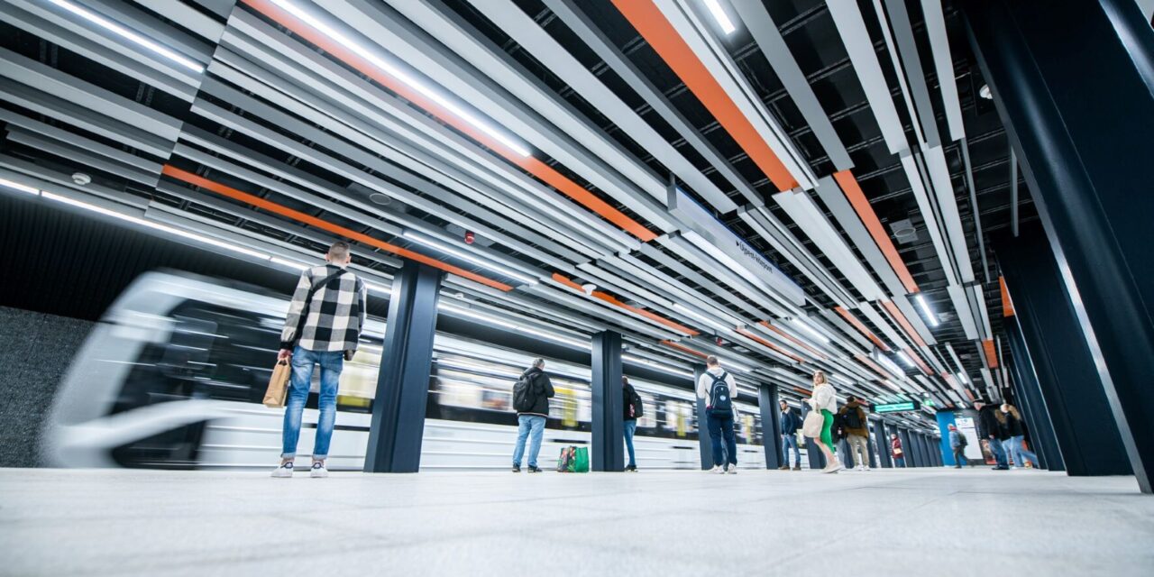 Hétköznap már teljes vonalon jár, de a hétvége még problémás: mutatjuk, hogyan közlekedik az M3-as metró szombaton és vasárnap