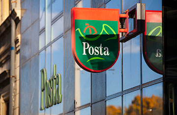 Postáshalál Kelebián: kivizsgálja a Magyar Posta, hogyan kaphatott hőgutát munkatársuk kézbesítés közben