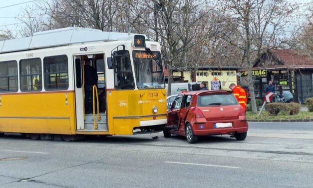 Villamossal ütközött egy idős nő a 9. kerületben – Nem vette észre, hogy elindult a villamos – helyszíni fotók
