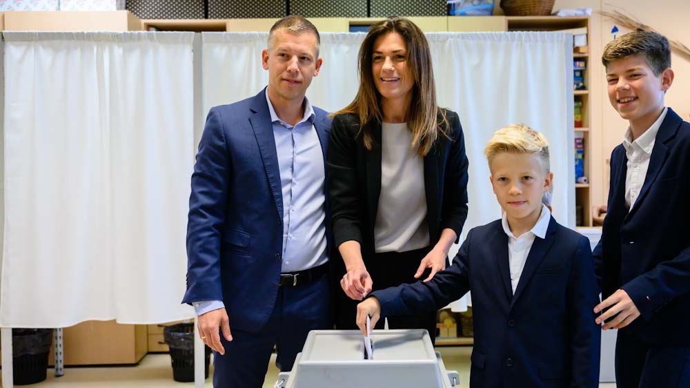 „Az igazi felelősök a nők szoknyája mögé bújnak” – kiborult a Fideszre Varga Judit volt férje, miután lemondott az exe és  Novák Katalin is