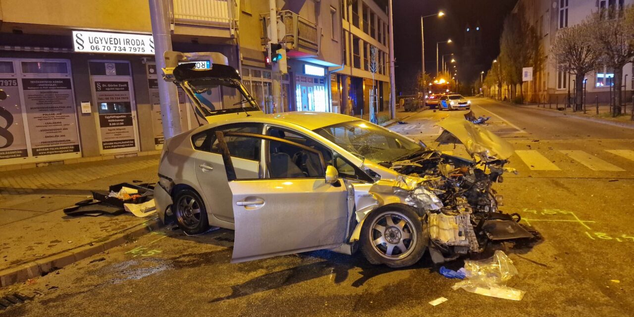 Nem először okozott balesetet a 15. kerületben teherautóval ütköző Toyota sofőr – Brutális képek a helyszínről