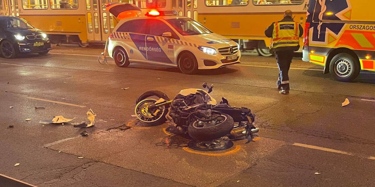 Rosszul sikerült manőver – több mint ötven métert repült a motoros az Árpád híd budai hídfőjénél, sokáig küzdöttek érte az orvosok