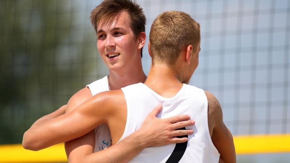 „Eljöhet az idő, amikor segítség nélkül is sétálni fog” – kómában volt és nyaktól lefelé megbénult a fiatal sportoló, aki még a legnehezebb helyzetben sem adta fel