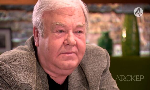 „Másodjára az édesapja adott életet a fiunknak” – Kétszer ünnepli a születésnapját Gálvölgyi János nagyobbik lányának a fia, Simonnak vesetranszplantációra volt szüksége