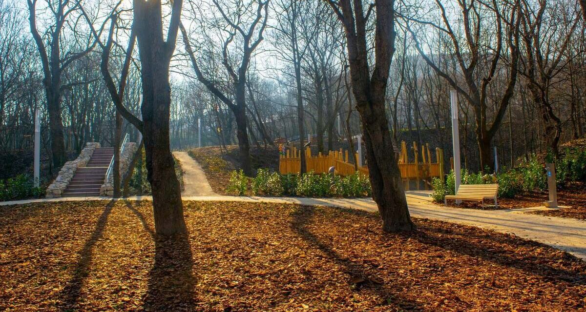 Meseösvény várja az óvodásokat az újjávarázsolt Kiscelli parkban – kalandokat ígér Óbuda egyik rejtett kincse