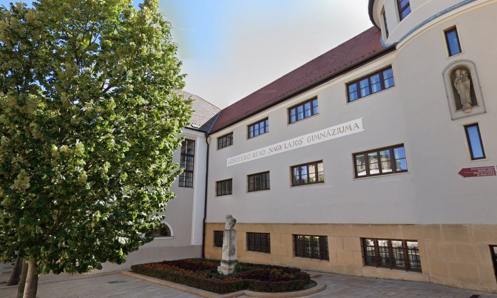 Önkezével vetett véget életének egy diák Pécsen, a Nagy Lajos Gimnázium tanulójáról van szó