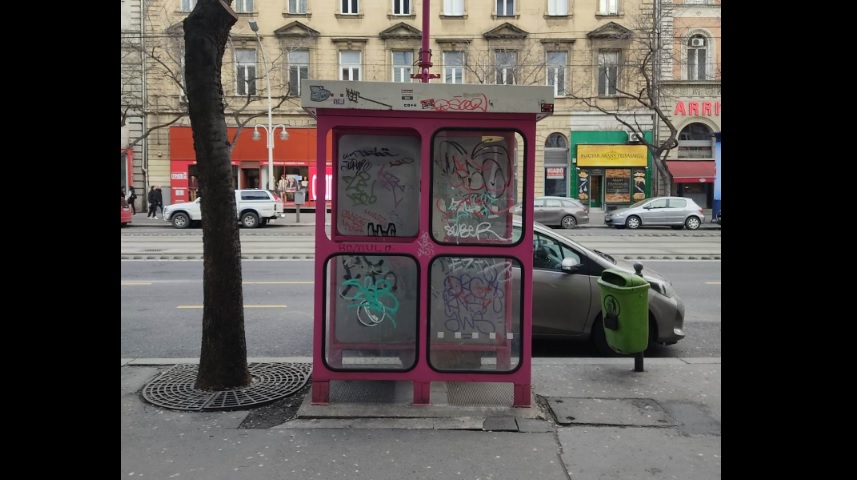 Kiakadt Terézváros polgármestere: hadat üzent a piszoárként és kocsmapultként „üzemelő” telefonfülkéknek