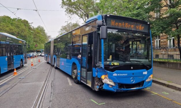 A kórházban kötött ki az a nő, aki autójával csuklós busznak ütközött Zuglóban – HELYSZÍNI FOTÓK