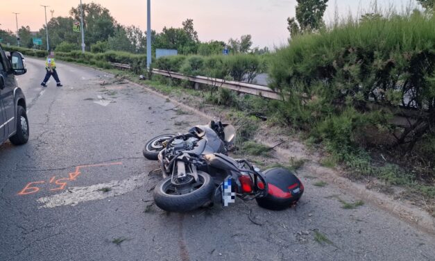 Tragédia a Gyáli úron: kisodródott és a szalagkorlátnak csapódott a 30 év körüli motoros, nem élte túl az ütközést
