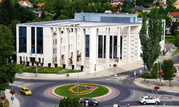 Elege lett Budaörsnek, perre mennek a kormánnyal a megemelt szolidaritási adó miatt