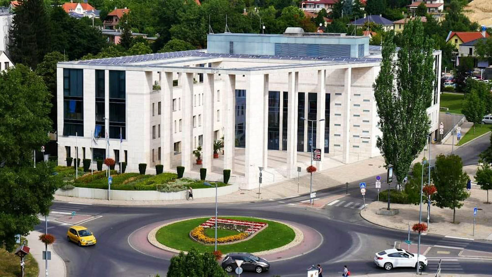 Elege lett Budaörsnek, perre mennek a kormánnyal a megemelt szolidaritási adó miatt