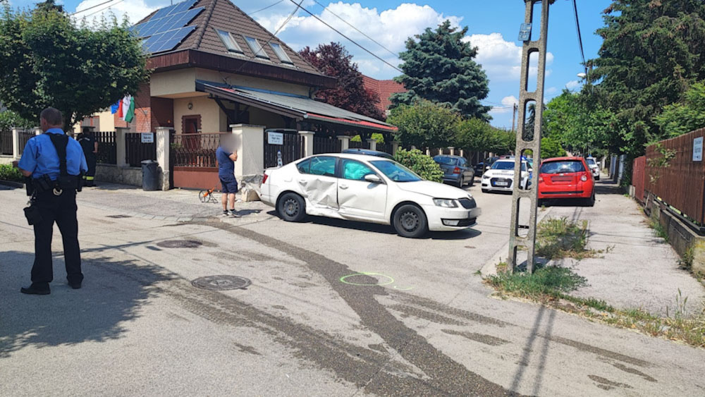 Durva csattanás volt Németh Szilárd csepeli otthona előtt: ismét a jobbkéz-szabály értelmezése okozott balesetet