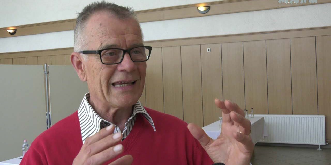 „Egy kézzel is lehet élni” – Gyurcsány egykori minisztere bejelentette: rosszindulatú daganat miatt amputálni fogják a jobb karját