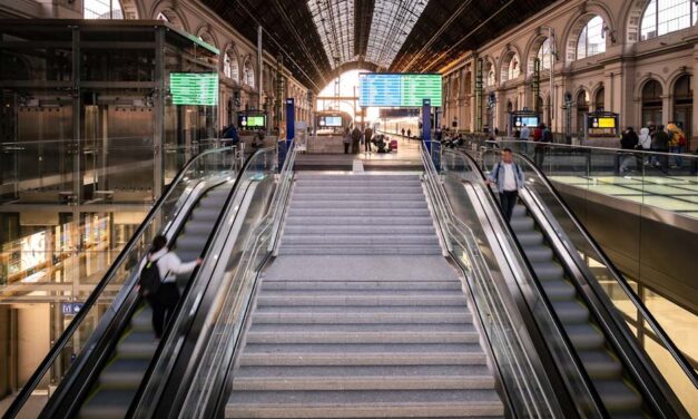 Két hét alatt elromlottak a Keleti pályaudvar vadonatúj mozgólépcsői – A MÁV vizsgálatot indított