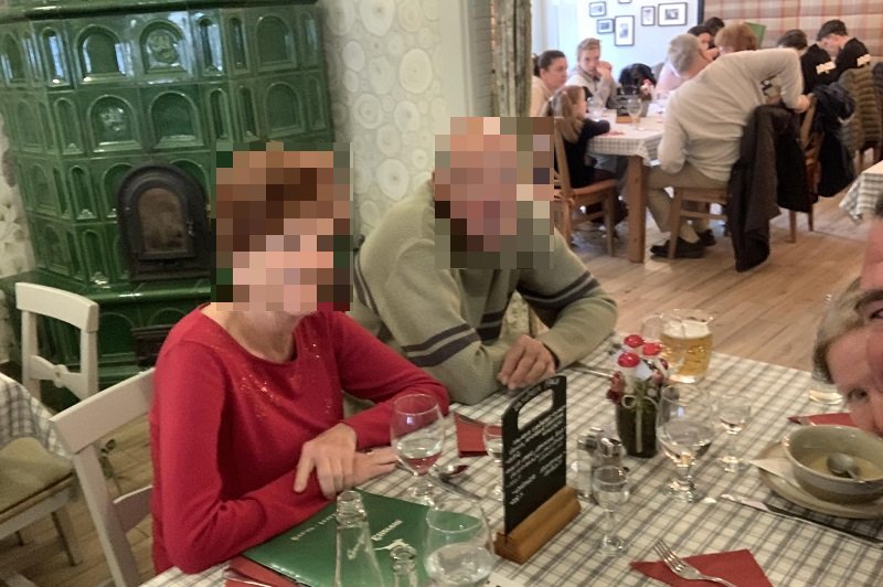 „Ők így döntöttek, én ezt tiszteletben tartom és ugyanezt kérném mindenki mástól is” – szívszorító sorokkal búcsúzik szüleitől az a férfi, aki édesanyját és édesapját is elvesztette néhány napon belül