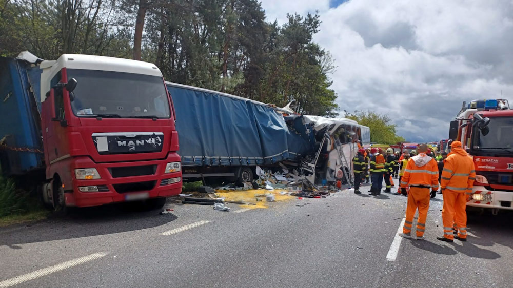 A szlovákiak buszbaleset három sérültje még mindig életveszélyben van