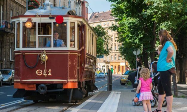 Indul a nosztalgiaszezon a főváros utcáin, már ezen a hétvégén különleges villamosokkal utazhatunk