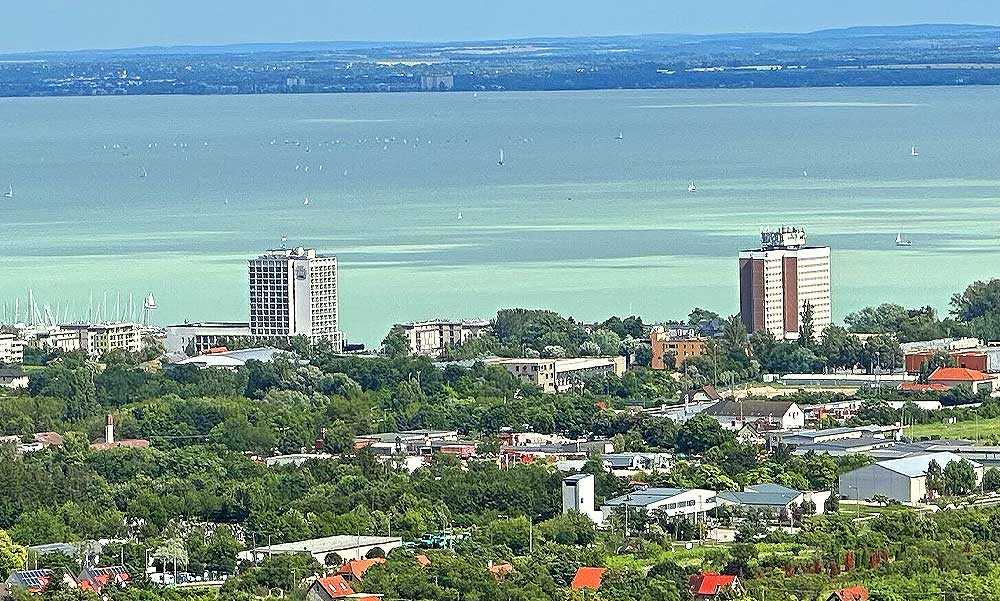 Fordulat a Balatonnál: tömegek szabadulnának a nyaralójuktól, inkább Budapestre és környékére költöznének